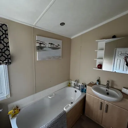 A And C Plot 21 2 Double Bedrooms Plot 21 With Hot Tub 1 Pet Only No Commercial Vans 4pm Check In مكان تخييم *