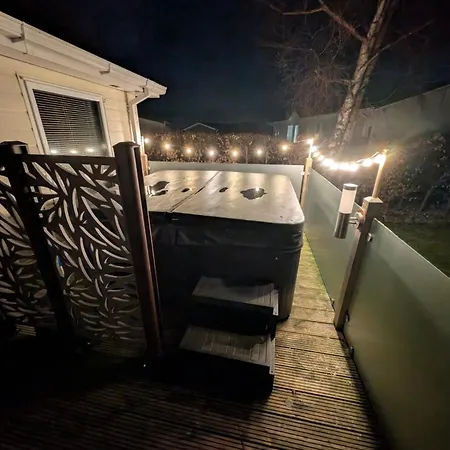 A And C Plot 21 2 Double Bedrooms Plot 21 With Hot Tub 1 Pet Only No Commercial Vans 4pm Check In