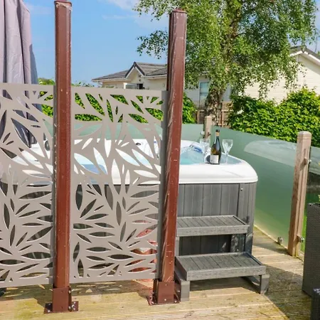 A And C Plot 21 2 Double Bedrooms Plot 21 With Hot Tub 1 Pet Only No Commercial Vans 4pm Check In * High Hesket