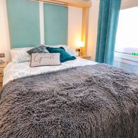 A And C Plot 21 2 Double Bedrooms Plot 21 With Hot Tub 1 Pet Only No Commercial Vans 4pm Check In