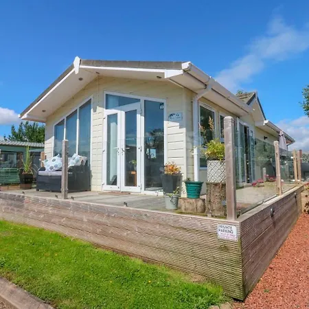 A And C Plot 21 2 Double Bedrooms Plot 21 With Hot Tub 1 Pet Only No Commercial Vans 4pm Check In Campsite