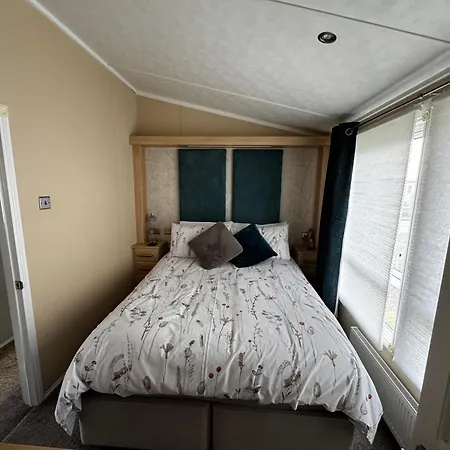 A And C Plot 21 2 Double Bedrooms Plot 21 With Hot Tub 1 Pet Only No Commercial Vans 4pm Check In Camping