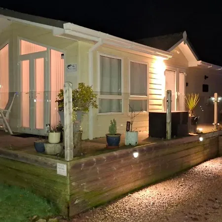 21 Hesket Park Huge Hot Tub Pet Friendly No Commercial Vans Campsite *