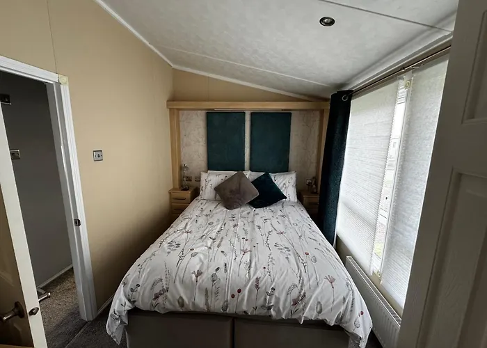 A And C Plot 21 2 Double Bedrooms Plot 21 With Hot Tub 1 Pet Only No Commercial Vans 4pm Check In Kamp alanı