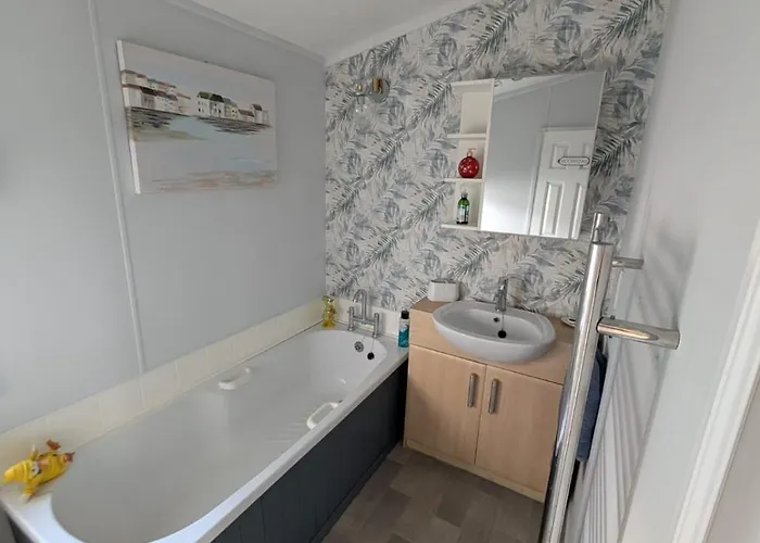 Kamp alanı A And C Plot 21 2 Double Bedrooms Plot 21 With Hot Tub 1 Pet Only No Commercial Vans 4pm Check In High Hesket