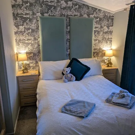 A And C Plot 21 2 Double Bedrooms Plot 21 With Hot Tub 1 Pet Only No Commercial Vans 4pm Check In *